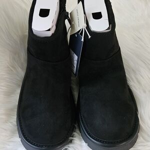Universal Thread Black Ankle Booties